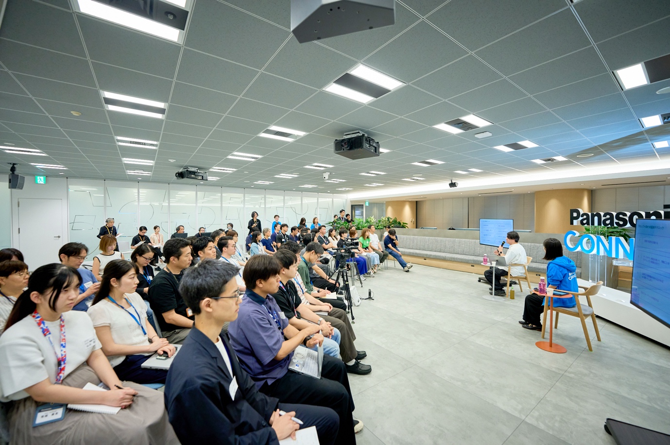 イベントは会場での参加のほか、ライブ配信も実施